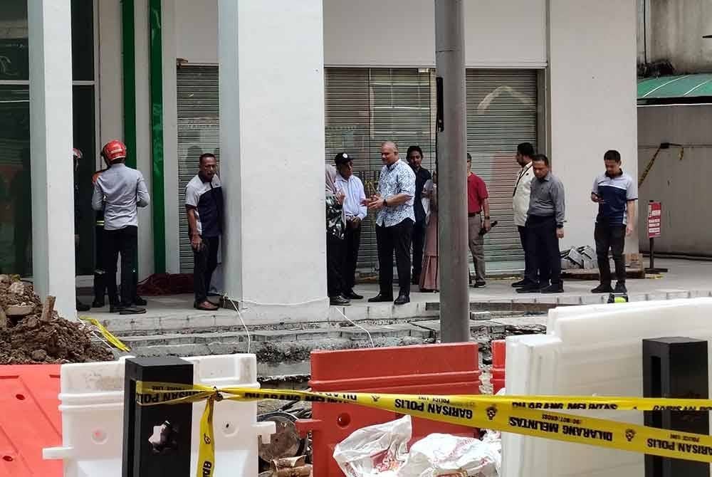 Operasi mencari dan menyelamat mangsa di lokasi tanah jerlus di Jalan Masjid India diteruskan pada Jumaat.