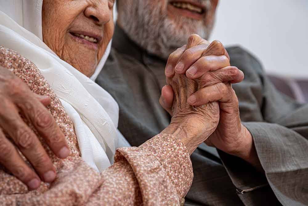 Sebelas daerah di negara ini dikenal pasti sebagai daerah menua. Foto hiasan 123RF