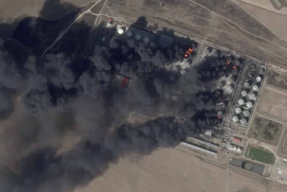 Api marak selama 10 hari berturut-turut selepas depot minyak Proletarsk di wilayah Rostov menjadi sasaran bedilan dron Ukraine.