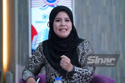 Sharifah Syahirah ketika Wacana Sinar: Cabaran Sosioekonomi Bumiputera Dalam Era Globalisasi yang disiarkan di platform digital Sinar Harian pada Jumaat. Foto Sinar Harian-MOHD HALIM ABDUL WAHID