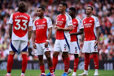 Reaksi pemain Arsenal selepas diikat Brighton di Emirates.
