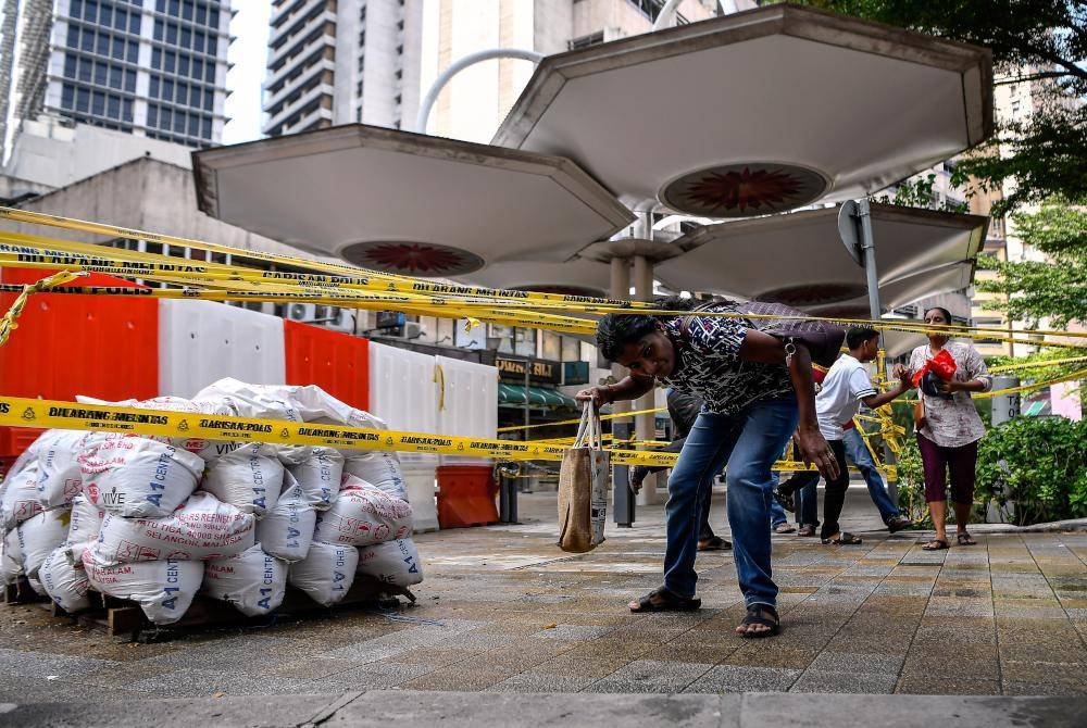 Keadaan terkini lokasi berhampiran insiden tanah jerlus di Jalan Masjid India yang dibuka kembali kepada pengunjung ketika tinjauan fotoBernama hari ini.