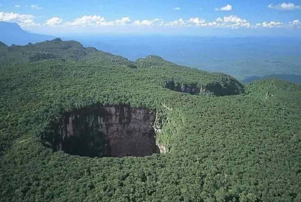 Sima Humboldt dan Sima Martel (Venezuela)