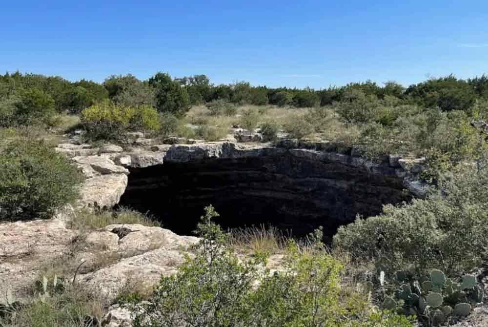 Devil’s Sinkhole (AS)