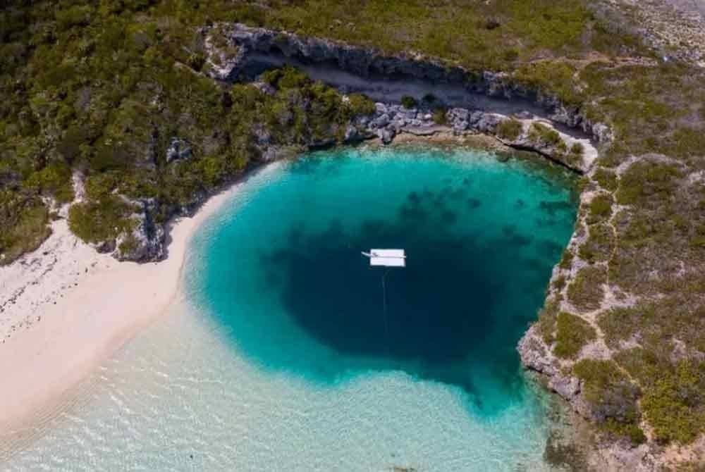 Dean’s Blue Hole (Bahamas)