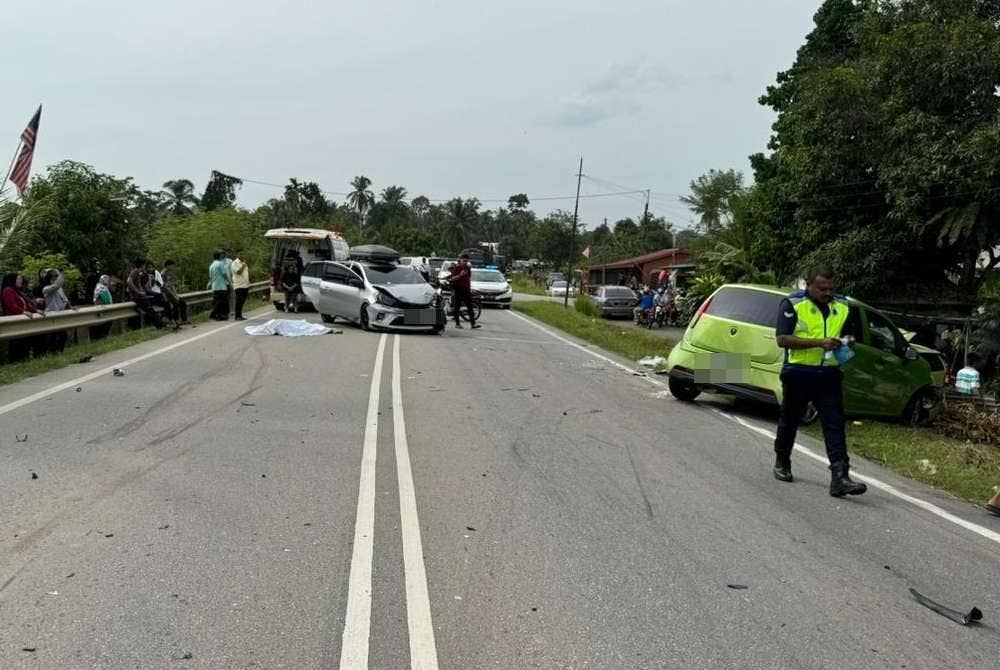 Kedua-dua wanita yang berusia 48 dan 49 tahun itu meninggal dunia di lokasi kejadian akibat kecederaan parah pada bahagian kepala dan kaki.