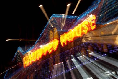 KETAHUI hukum memasuki rumah hantu. -Gambar hiasan/ Foto: Canva