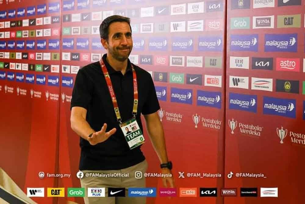 Pau Marti memasang hajat untuk meraih keputusan positif ke atas Filipina. Foto FB FAM.