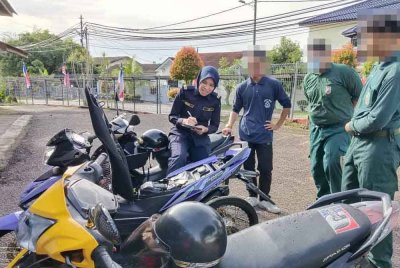 Program Advokasi Kemalangan Jalan Raya melibatkan pelajar sekolah dianjurkan untuk memupuk budaya mematuhi peraturan jalan raya di usia muda, sekali gus mengurangkan kadar kemalangan dan kematian membabitkan golongan itu - Gambar hiasan