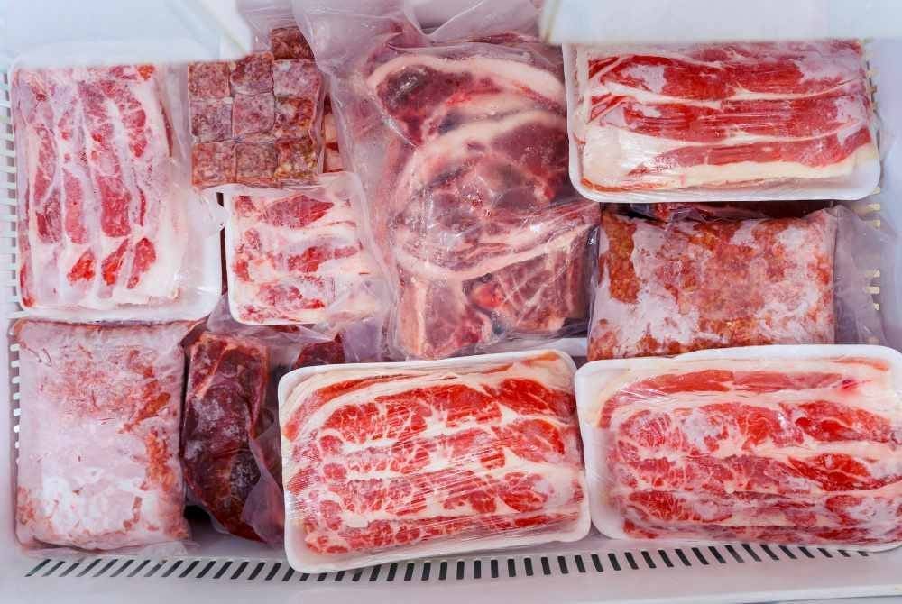 ISU kartel daging yang pernah melanda negara empat tahun lalu antara salah satu contoh kesan jika kita mengabaikan skim logistik halal. -Foto: Canva