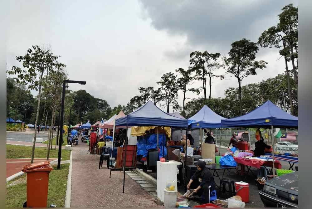 People's Park lokasi penempatan sementara penjaja tepi jalan sekitar Damansara Damai.
