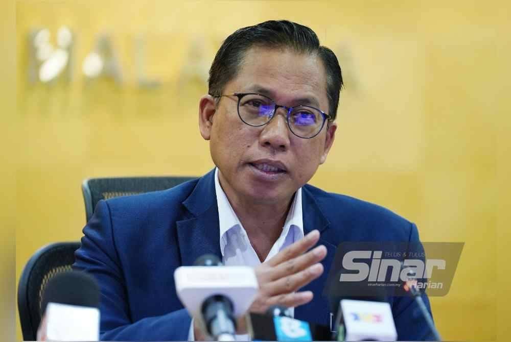 Azman ketika sidang media berhubung pelaksanaan Intervensi Kurikulum pada Isnin. Foto Sinar Harian - ROSLI TALIB