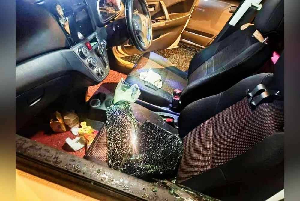 Keadaan dalam kereta Nor Jannah selepas dirosakkan dalam kejadian malam Jumaat lalu.