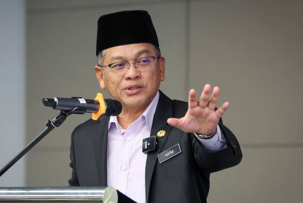 Mohd Na’im berucap pada Majlis Menandatangani Memorandum Persefahaman (MOU) Persefahaman kerjasama strategik di antara MAIWP dengan AKPK di Ace Conference Centre Kuala Lumpur pada Isnin. Foto Bernama