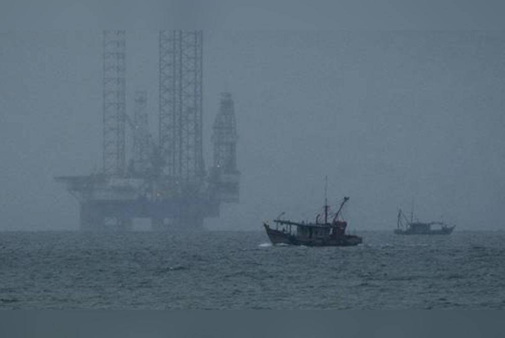 Perairan Sarawak di Laut China Selatan. Gambar fail Bernama