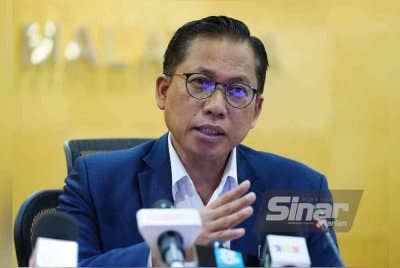 Azman ketika sidang media berhubung pelaksanaan Intervensi Kurikulum pada Isnin. Foto Sinar Harian - ROSLI TALIB