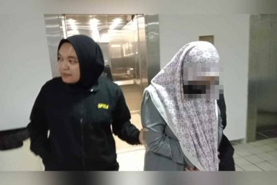 SPRM Terengganu menahan reman seorang bekas pegawai eksekutif kerana disyaki menyalahgunakan jawatan untuk menyokong pelantikan syarikat milik suaminya bagi mendapatkan kontrak pembekalan pekerja berjumlah RM1.4 juta.