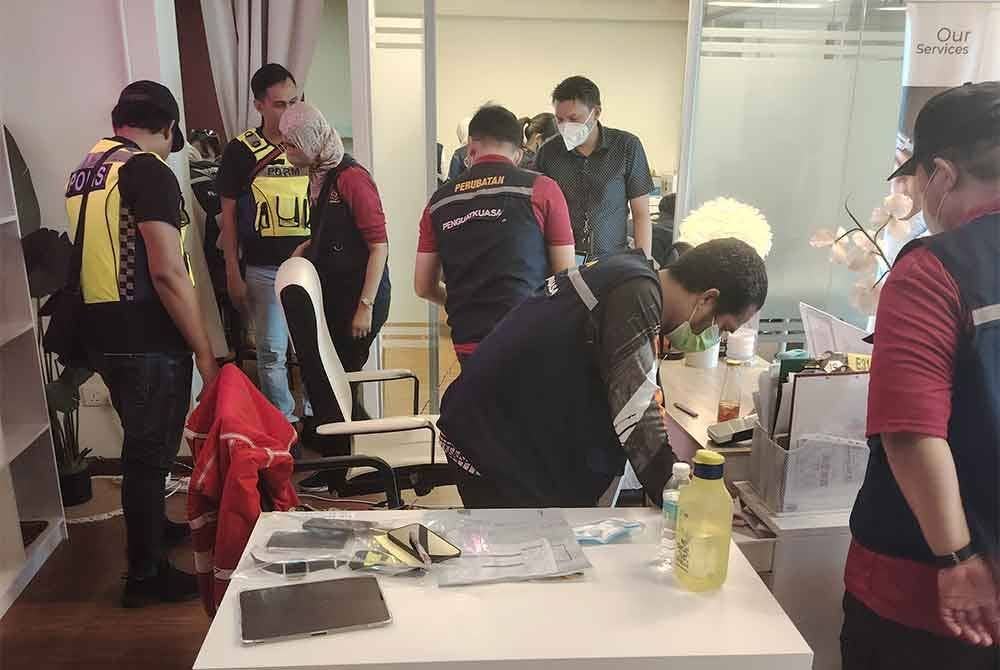 Serbuan premis pusat kecantikan haram di Jalan Sentul, Kuala Lumpur, pada Selasa, turut melibatkan kerjasama anggota polis daripada IPD Sentul