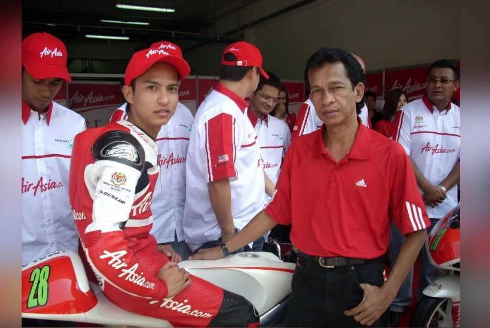 Elly terpilih sebagai pelumba wildcard Malaysia dalam saingan 125cc Kejuaraan GP Dunia pada tahun 2009.