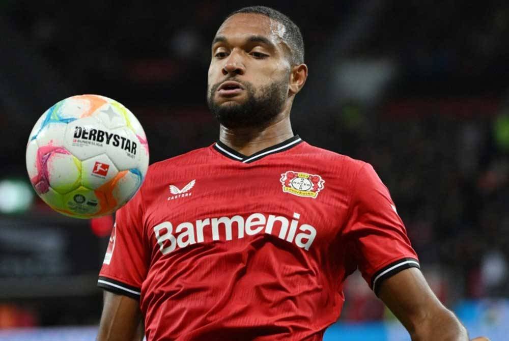 Aksi konsisten Jonathan Tah bersama Bayer Leverkusen musim lalu telah menarik minta Liverpool. Foto Agensi