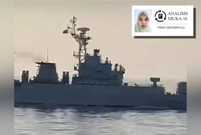 Foto kapal perang China menceroboh perairan EEZ Malaysia yang tular di media sosial.