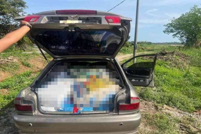 PGA8 merampas 1,000kg dipercayai diseludup masuk dari Thailand dalam Op Taring Wawasan dekat Jeram Perdah, Pasir Mas pada Rabu. Foto Facebook Briged Tenggara PGA Rasmi
