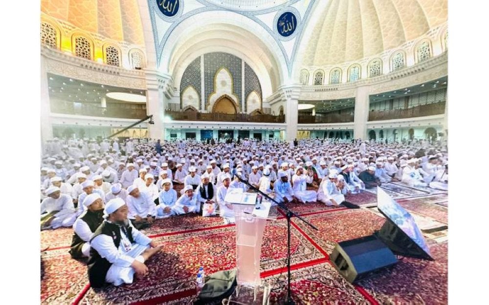 Himpunan huffaz bermula pada tahun 2015 dengan kehadiran seramai 10,000 orang komuniti tahfi z al-Quran dan semakin bertambah setiap tahun.