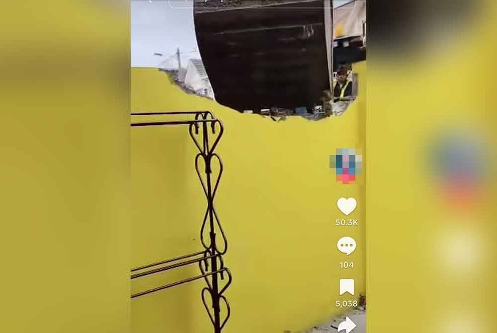 Operasi perobohan oleh MPS membabitkan struktur rumah terlibat kerja ubah suai.