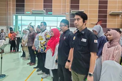 Adam Adli (kanan) menghadiri sesi townhall bersama belia seluruh negeri sempena Program Kembara Orang Muda pada Jumaat.