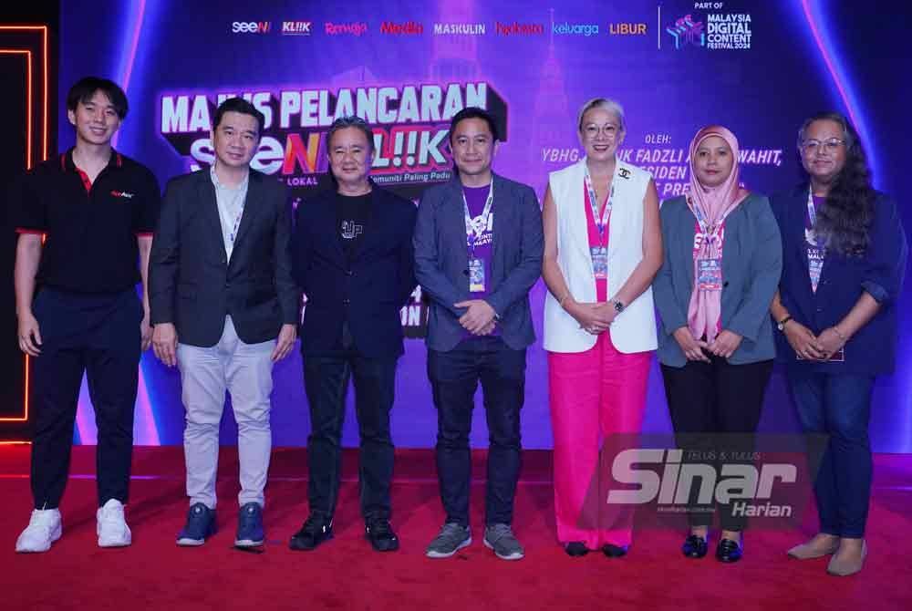 Majlis turut dihadiri oleh Pengerusi Nu Ideaktiv, Cynthia Seow (tiga dari kanan) dan Ketua Pegawai Esksekutif Innity,Phang Chee Leong (dua dari kiri). Foto Sinar Harian-MOHD HALIM ABDUL WAHID