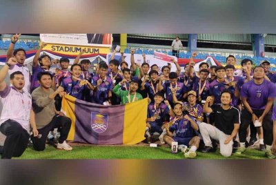 UiTM menewaskan UKM 2-1 pada final acara bola sepak SUKIPT UUM 2024.