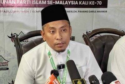 Fadhli pada sidang akhbar di Muktamar Pas ke-70 di Kompleks Al-Makmur, di sini, pada Sabtu.