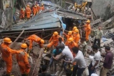 Sepuluh orang terkorban selepas sebuah bangunan tiga tingkat runtuh di Bandar Meerut, negeri Uttar Pradesh, utara India.