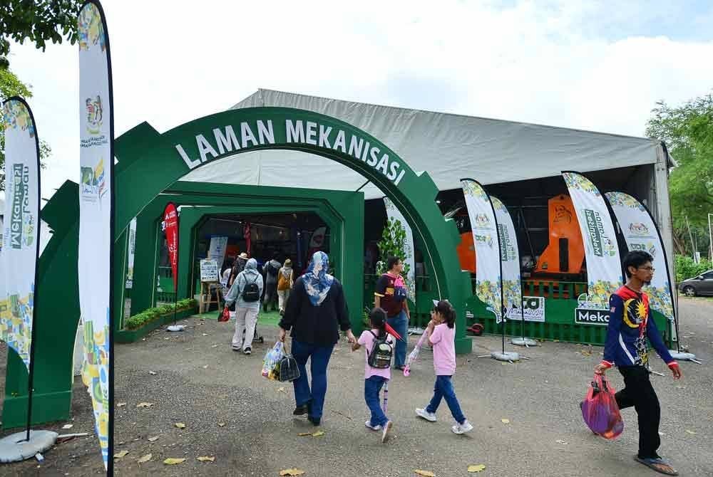 Laman Mekanisasi merekodkan purata kehadiran pengunjung 10,000 orang setiap hari setakat ini.