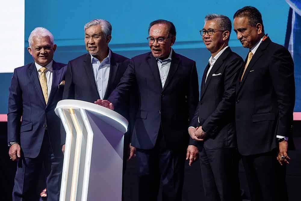 Perdana Menteri Datuk Seri Anwar Ibrahim merasmikan Pameran Halal Antarabangsa Malaysia (MIHAS) 2024 di Pusat Pameran dan Perdagangan Antarabangsa Malaysia (MITEC) hari ini.