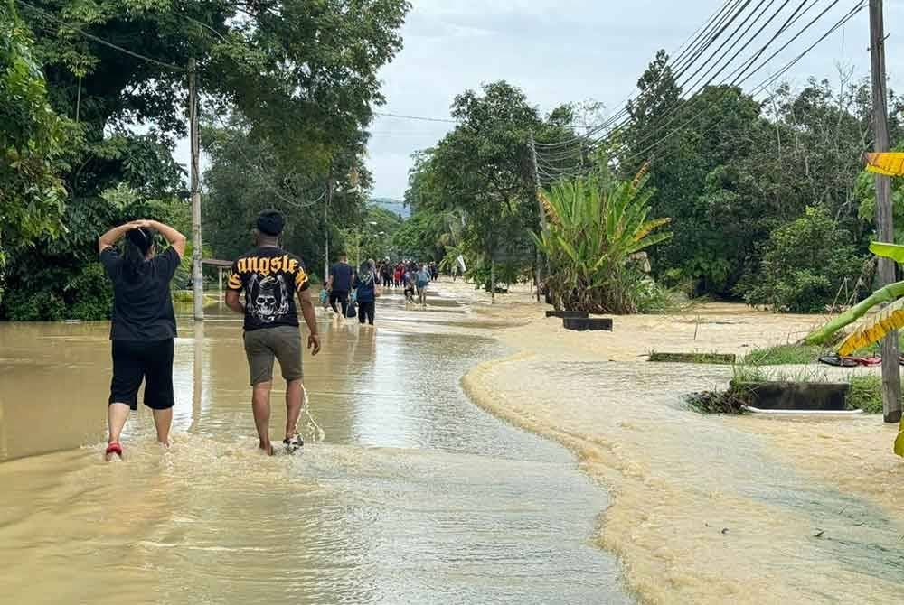 Antara kawasan yang dilanda banjir kilat ialah Jawi, Sungai Kechil, Kampung Besar, Taman Cenderawasih, Kampung Sungai Buaya, Kampung Sungai Udang, Taman Nibong Tebal, Kampung Sanglang, Kampung Setthu dan Taman Ilmu.