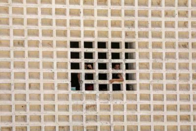 Kelihatan penduduk Palestin di bandar Khan Younis di selatan Semenanjung Gaza. Foto Xinhua