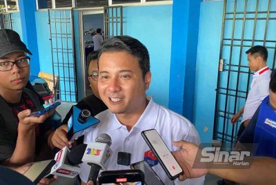 Syed Hussien ditemui pemberita selepas Majlis Perjumpaan Usahawan di DUN Mahkota pada Selasa.