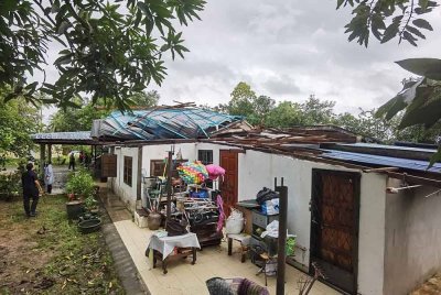 Antara rumah yang rosak dalam kejadian ribut di sekitar Perlis. Foto MAIPs