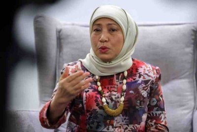 Nancy Shukri. Foto Bernama
