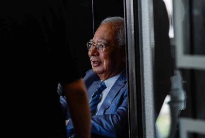 Najib hadir bagi mengikuti prosiding hujahan akhir pendakwaan kes penyelewengan dana 1MDB yang dihadapinya di Mahkamah Tinggi pada Khamis. Foto Bernama
