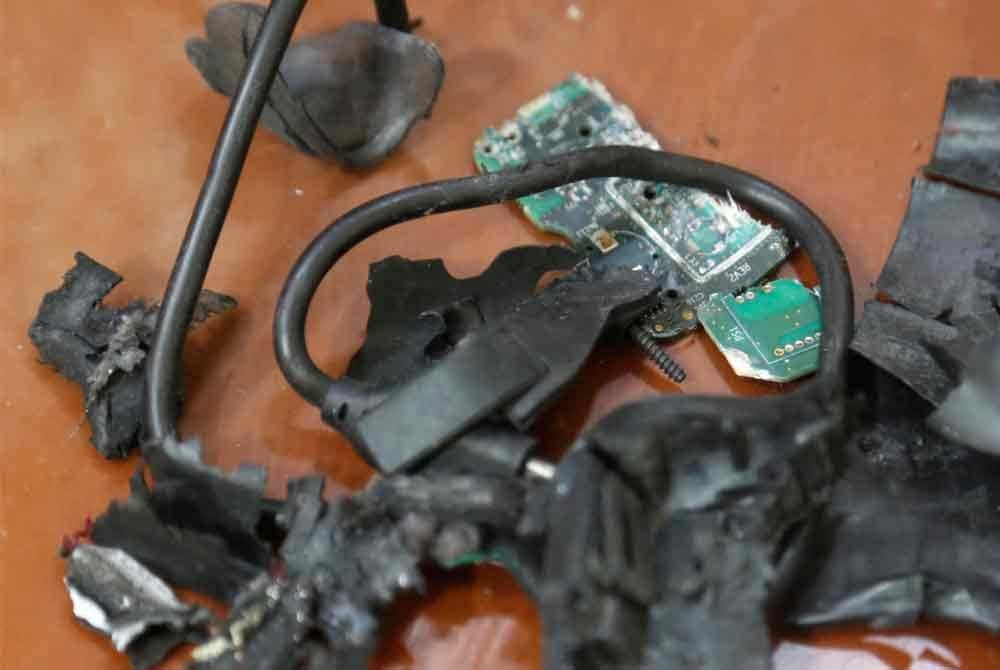 Serpihan alat kelui yang meletup di seluruh Lubnan pada Selasa lalu. Foto AFP