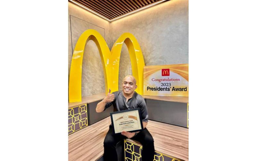 Mohd Faizul menerima Anugerah Presiden 2023.