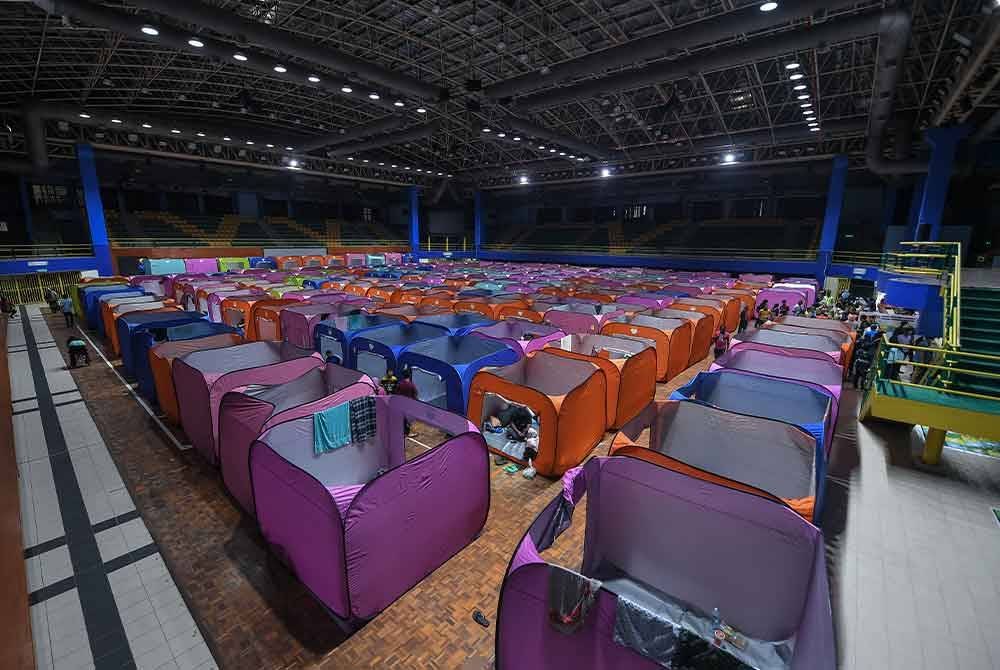 Jumlah mangsa banjir di Kedah yang dipindahkan bertambah kepada 7,494 orang setakat 8 pagi Sabtu, meningkat berbanding 6,760 pada Jumaat malam. Foto Bernama