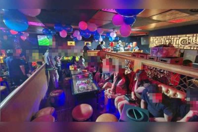 Antara wanita warga asing yang ditahan dalam serbuan dijalankan melibatkan pusat hiburan di ibu kota pada Sabtu.