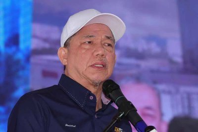 Timbalan Perdana Menteri merangkap Menteri Peralihan Tenaga dan Transformasi Air, Datuk Seri Fadillah Yusof berucap pada Sambutan Hari Sungai Sedunia Peringkat Kebangsaan di Sungai Tebrau, Kg Bakar Batu,pada Sabtu. Foto Bernama