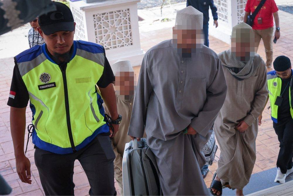 Mahkamah Tinggi Syariah Melaka membenarkan permohonan bon jaminan oleh JAIM terhadap tiga anak lelaki Ashaari Muhammad. Foto Bernama