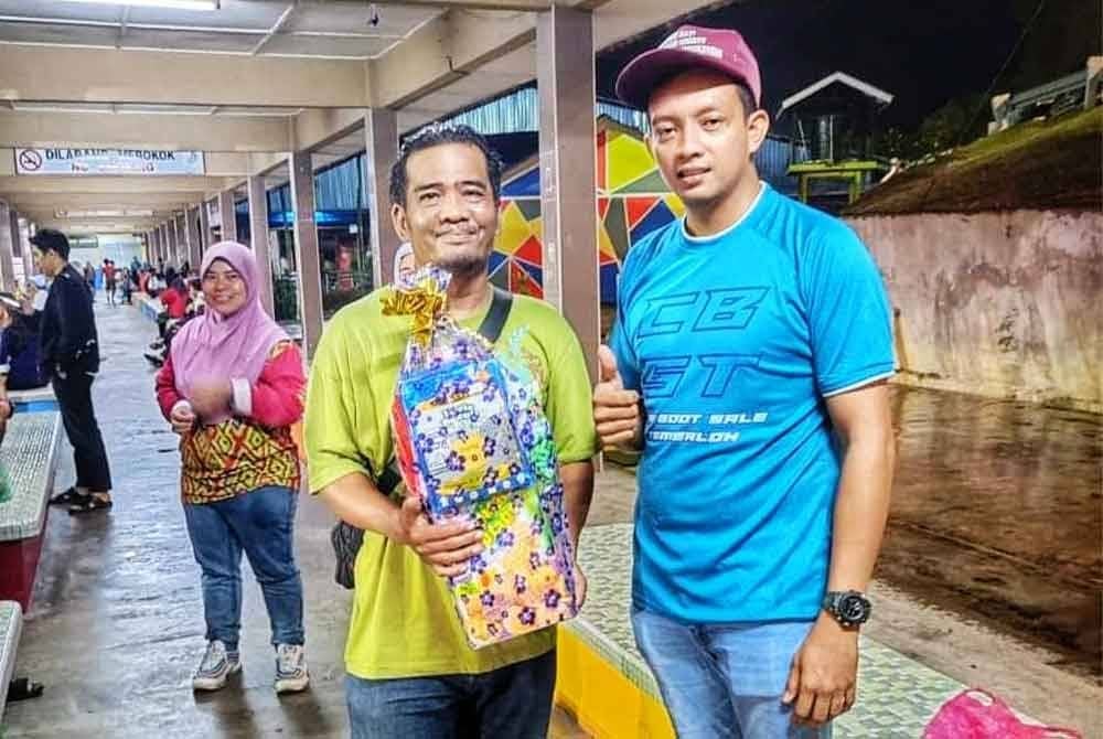 Along turut menawarkan pelbagai hadiah untuk peniaga selain buat pengunjung CBS