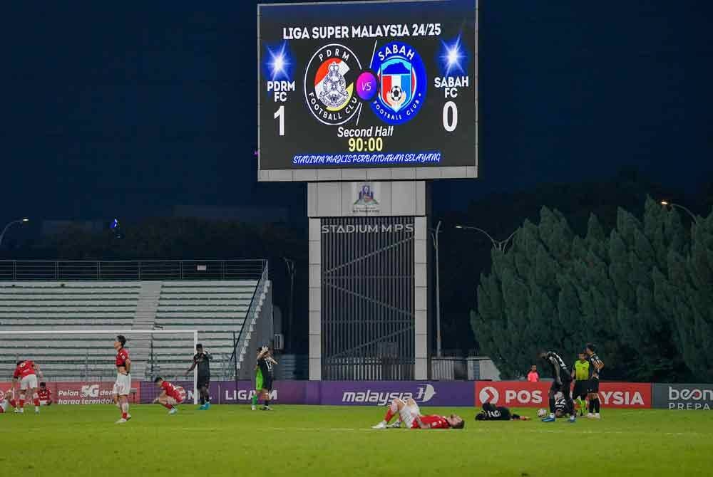Reaksi pemain Sabah selepas perlawanan Liga Super menentang PDRM di Selayang. Foto: Bernama