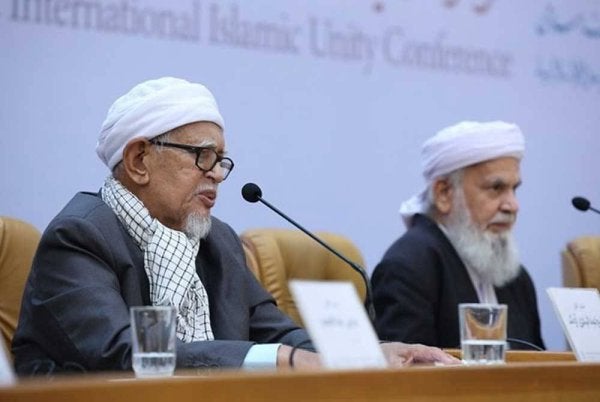 Abdul Hadi berpeluang memberikan ucaptama semasa di Muktamar Penyatuan Islam Sedunia kali ke-38. Foto Facebook Abdul Hadi Awang.